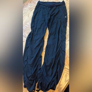 Women’s Lululemon Size 8 Black Pants
